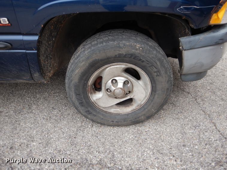 image for item DH3679 2001 Dodge Ram 1500 Quad Cab pickup truck