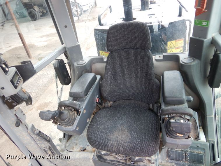 image for item DH3680 2010 Caterpillar 120M motor grader