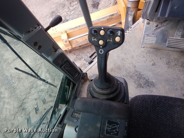 image for item DH3680 2010 Caterpillar 120M motor grader