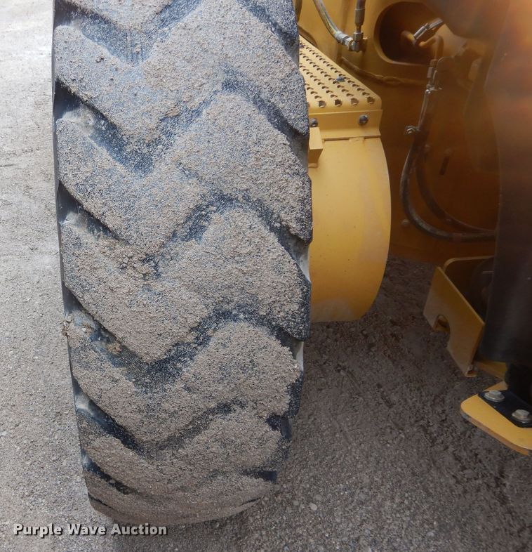 image for item DH3680 2010 Caterpillar 120M motor grader