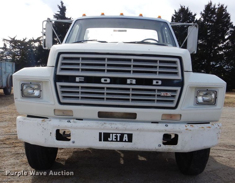 image for item DH3720 1980 Ford F600 truck cab and chassis