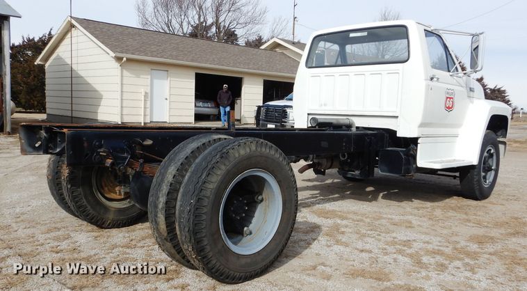 image for item DH3720 1980 Ford F600 truck cab and chassis