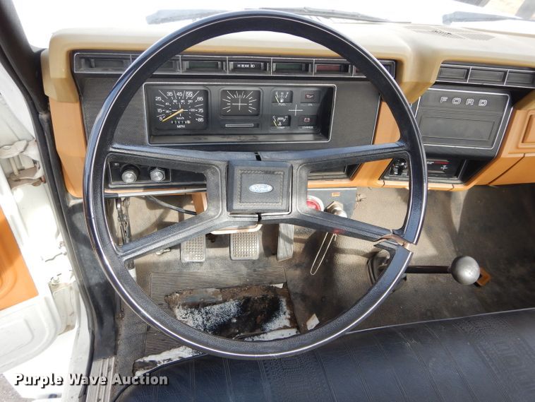 image for item DH3720 1980 Ford F600 truck cab and chassis