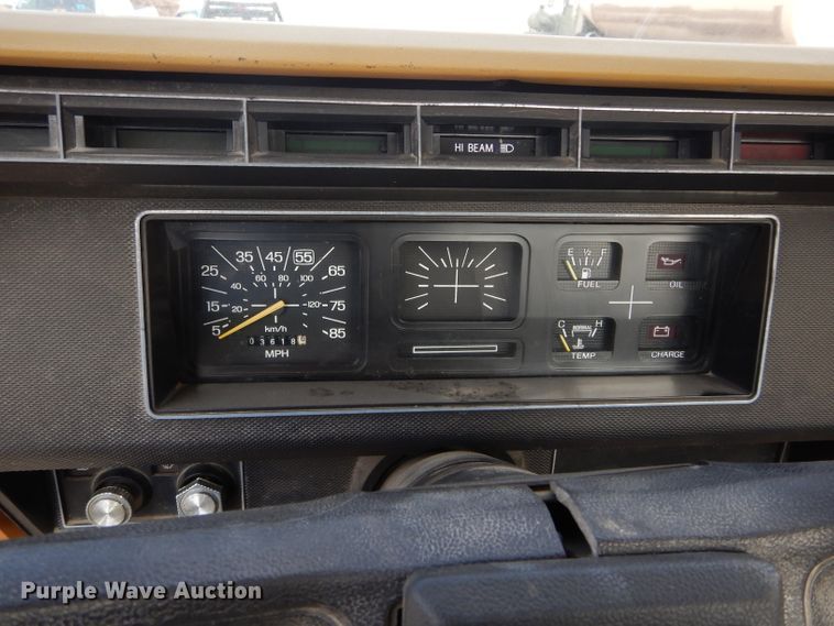 image for item DH3720 1980 Ford F600 truck cab and chassis