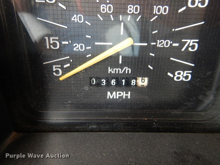 image for item DH3720 1980 Ford F600 truck cab and chassis