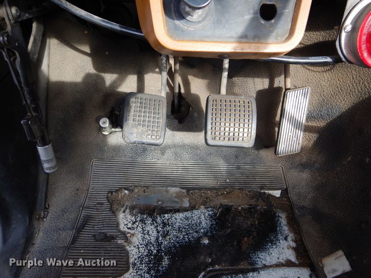 image for item DH3720 1980 Ford F600 truck cab and chassis