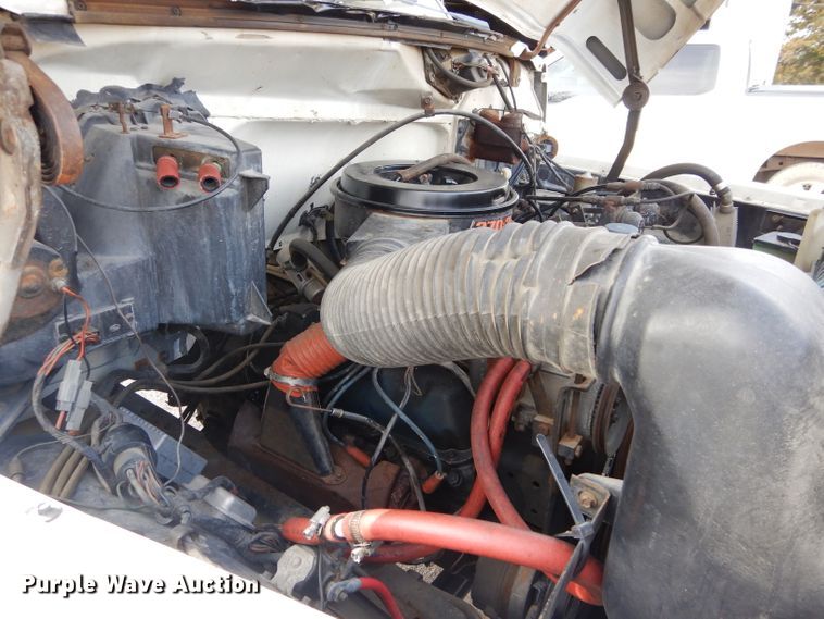 image for item DH3720 1980 Ford F600 truck cab and chassis