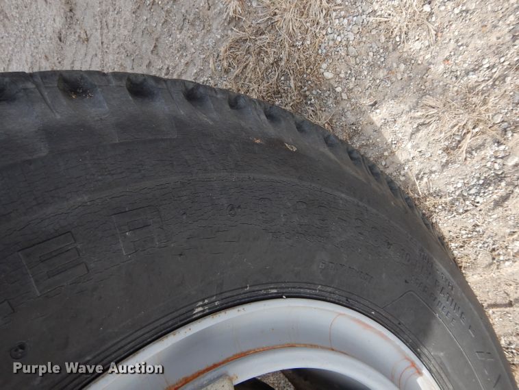 image for item DH3720 1980 Ford F600 truck cab and chassis