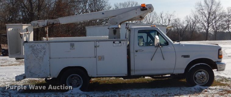 image for item DH6327 1995 Ford F350 XL bucket truck