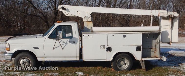 image for item DH6327 1995 Ford F350 XL bucket truck