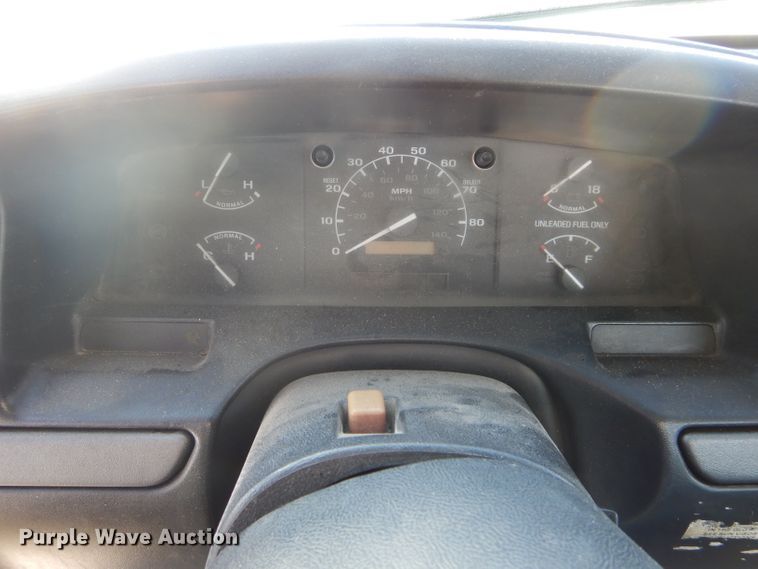 image for item DH6327 1995 Ford F350 XL bucket truck