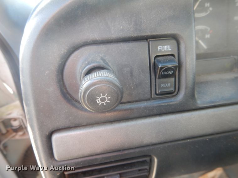 image for item DH6327 1995 Ford F350 XL bucket truck