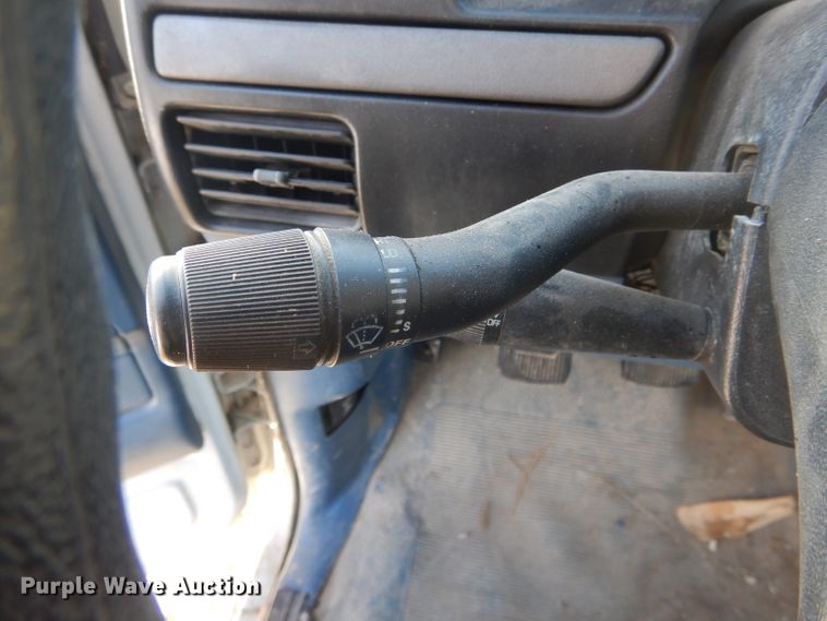 image for item DH6327 1995 Ford F350 XL bucket truck