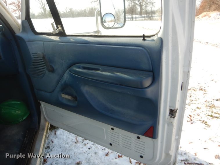 image for item DH6327 1995 Ford F350 XL bucket truck