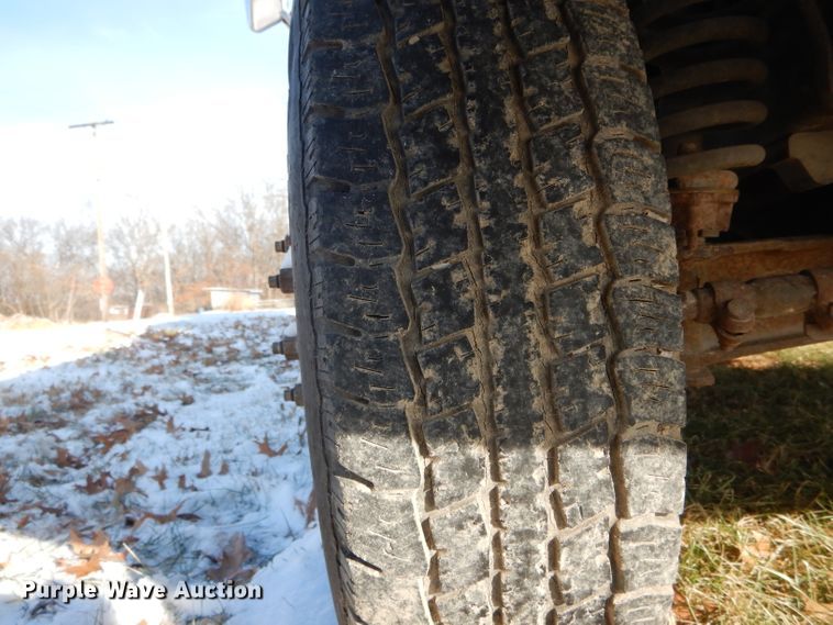 image for item DH6327 1995 Ford F350 XL bucket truck