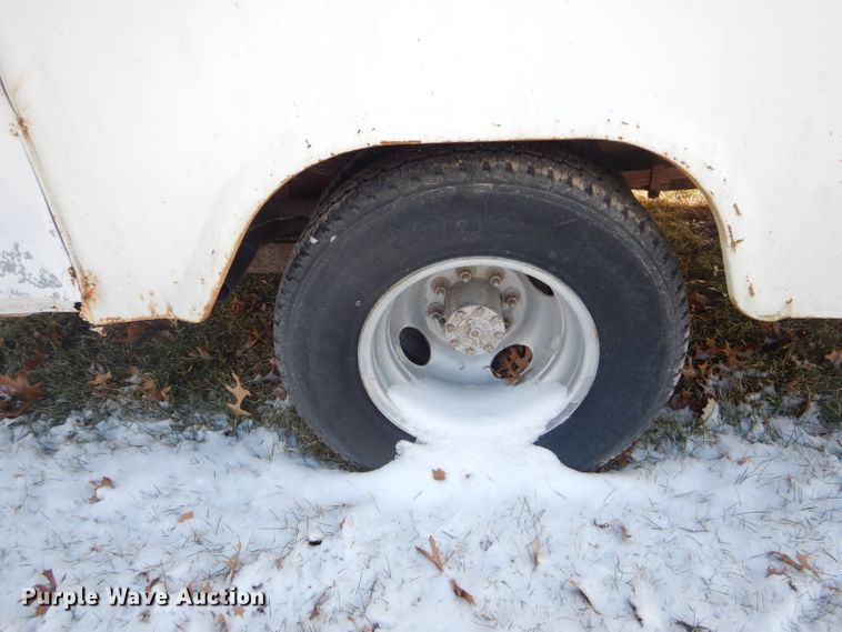 image for item DH6327 1995 Ford F350 XL bucket truck