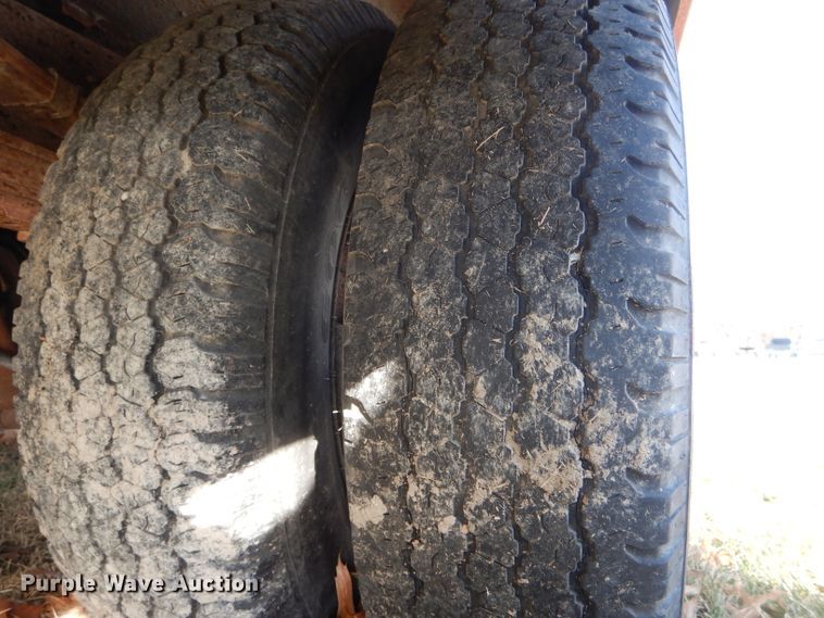 image for item DH6327 1995 Ford F350 XL bucket truck