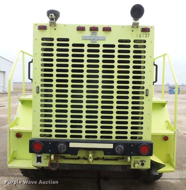 image for item DH7837 1987 Oshkosh P19 fire truck