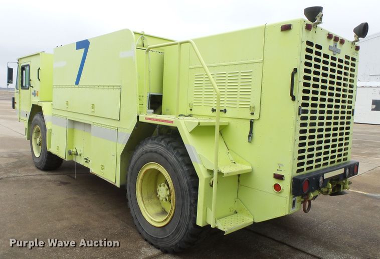 image for item DH7837 1987 Oshkosh P19 fire truck