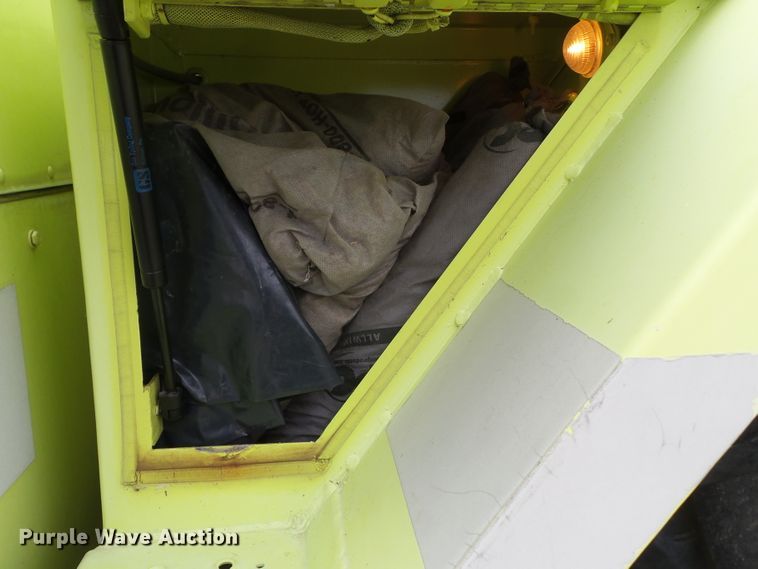 image for item DH7837 1987 Oshkosh P19 fire truck