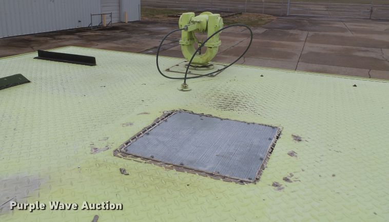 image for item DH7837 1987 Oshkosh P19 fire truck