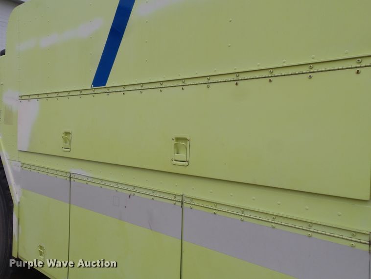 image for item DH7837 1987 Oshkosh P19 fire truck