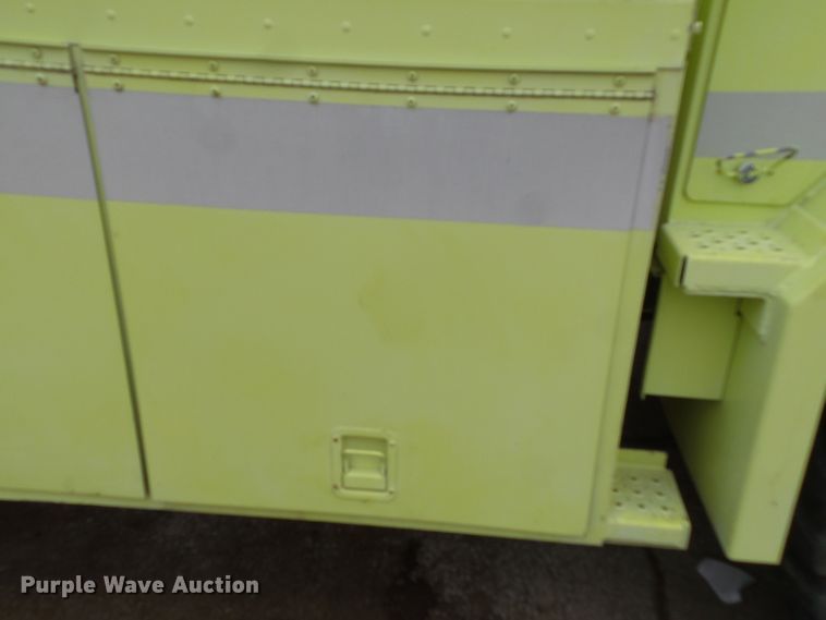 image for item DH7837 1987 Oshkosh P19 fire truck