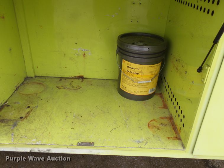 image for item DH7837 1987 Oshkosh P19 fire truck