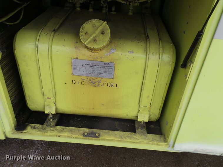 image for item DH7837 1987 Oshkosh P19 fire truck