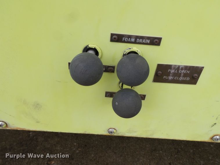 image for item DH7837 1987 Oshkosh P19 fire truck