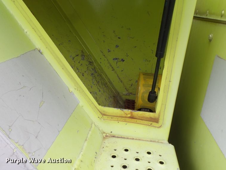 image for item DH7837 1987 Oshkosh P19 fire truck