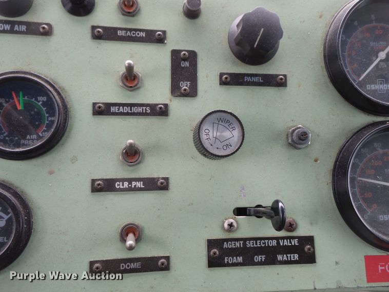 image for item DH7837 1987 Oshkosh P19 fire truck