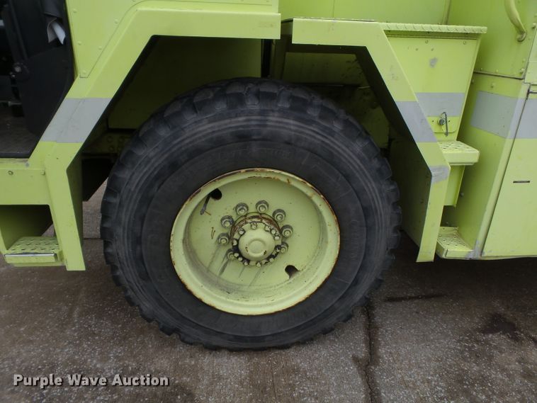 image for item DH7837 1987 Oshkosh P19 fire truck