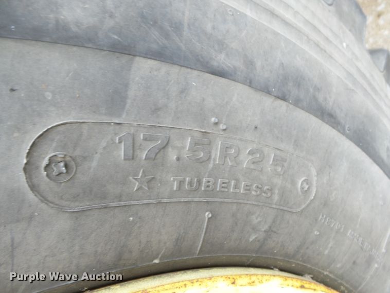 image for item DH7837 1987 Oshkosh P19 fire truck