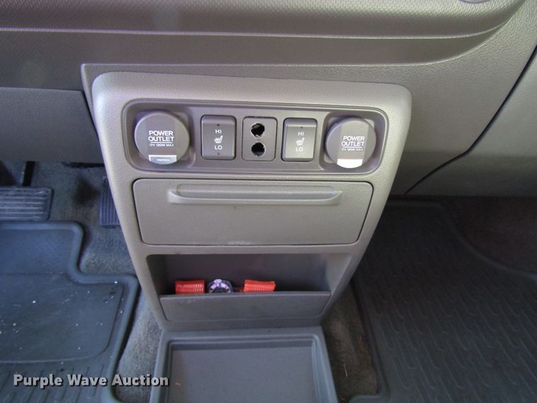 image for item DH8276 2006 Honda Ridgeline Crew Cab pickup truck