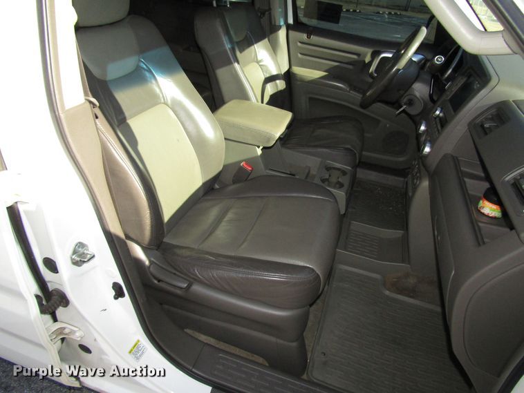 image for item DH8276 2006 Honda Ridgeline Crew Cab pickup truck