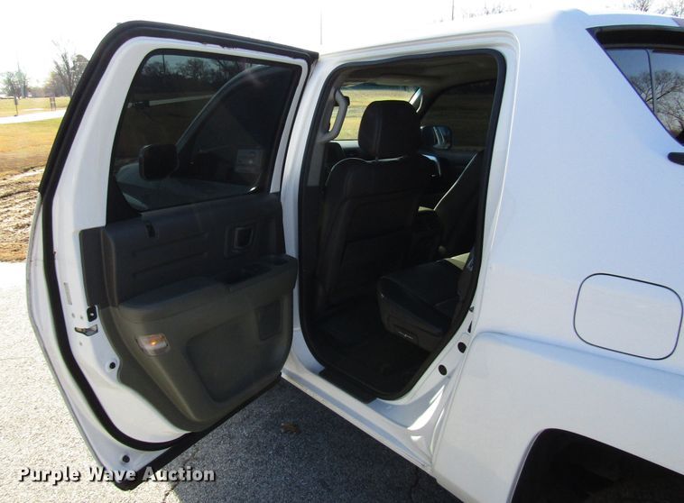 image for item DH8276 2006 Honda Ridgeline Crew Cab pickup truck