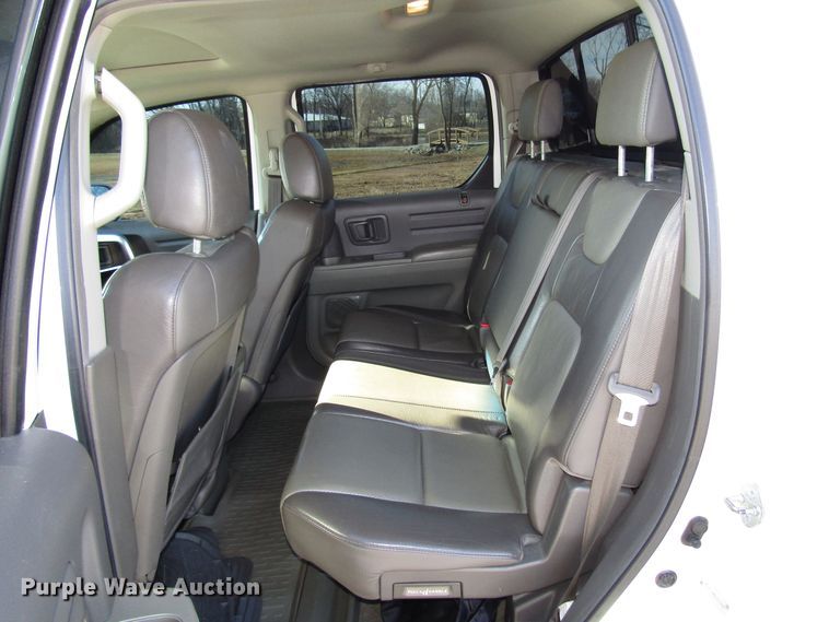 image for item DH8276 2006 Honda Ridgeline Crew Cab pickup truck