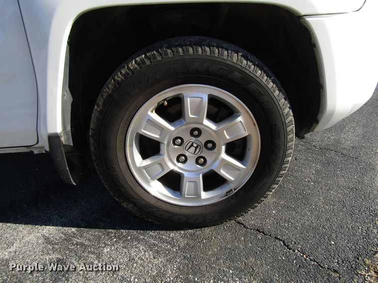 image for item DH8276 2006 Honda Ridgeline Crew Cab pickup truck