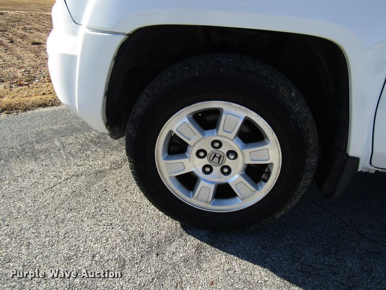 image for item DH8276 2006 Honda Ridgeline Crew Cab pickup truck