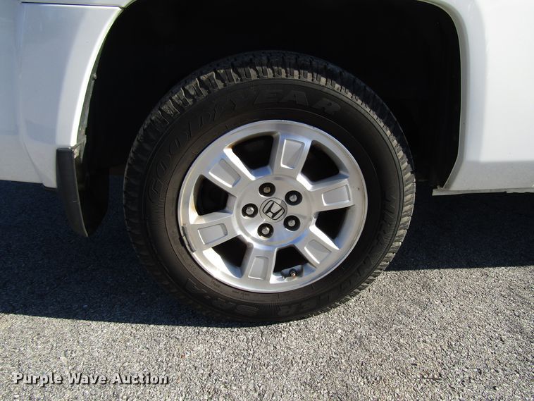 image for item DH8276 2006 Honda Ridgeline Crew Cab pickup truck