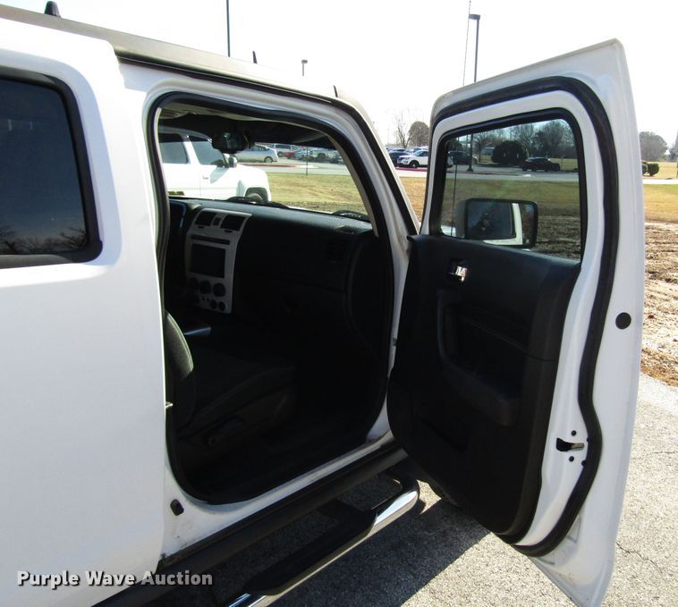 image for item DH8277 2006 Hummer H3 SUV
