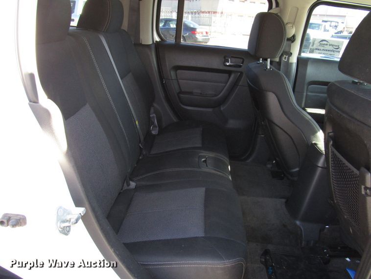 image for item DH8277 2006 Hummer H3 SUV