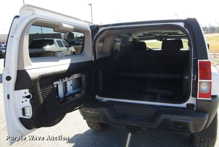 image for item DH8277 2006 Hummer H3 SUV