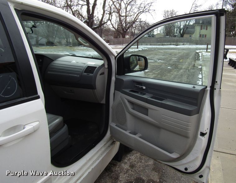 image for item DH8392 2009 Dodge Grand Caravan handicap accessible van