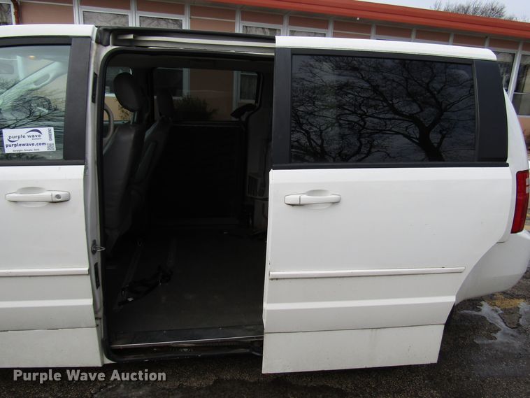 image for item DH8392 2009 Dodge Grand Caravan handicap accessible van