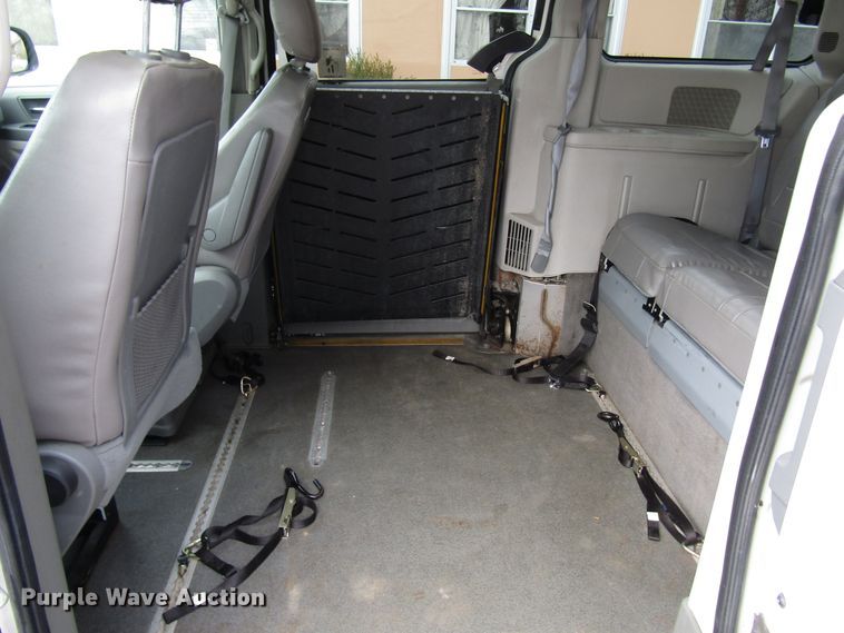 image for item DH8392 2009 Dodge Grand Caravan handicap accessible van
