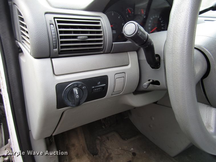 image for item DH8393 2004 Ford Freestar van