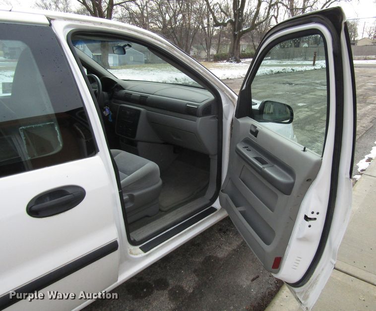 image for item DH8393 2004 Ford Freestar van