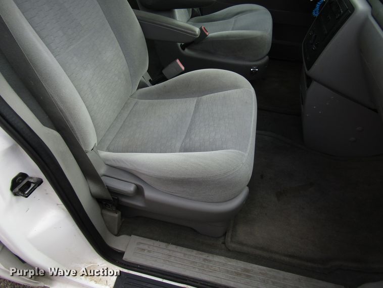 image for item DH8393 2004 Ford Freestar van